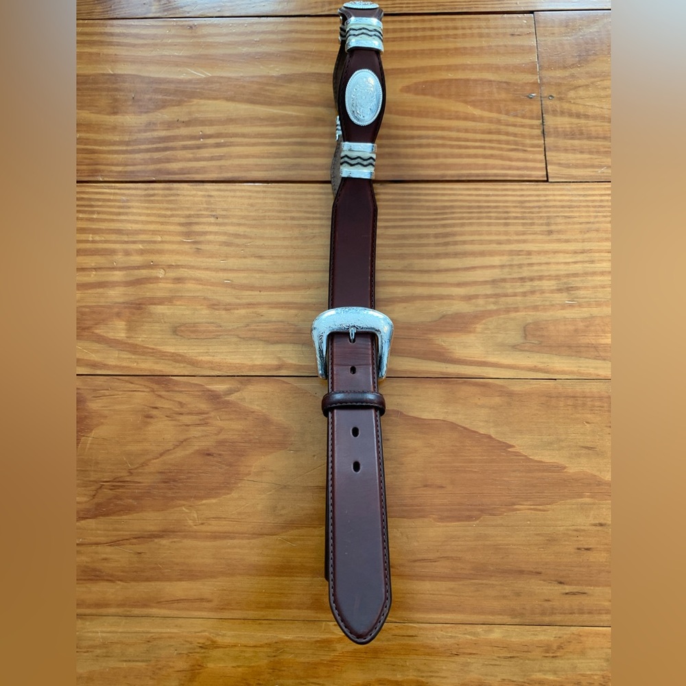 TONY LAMA MENS WESTERN LEATHER BELT with ornamental hardware.